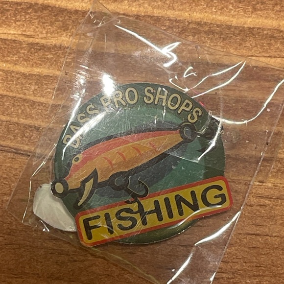 Bass Pro Shops Collectible Lapel Pin – Fishing & Hunting Shooting Badge - Picture 1 of 2